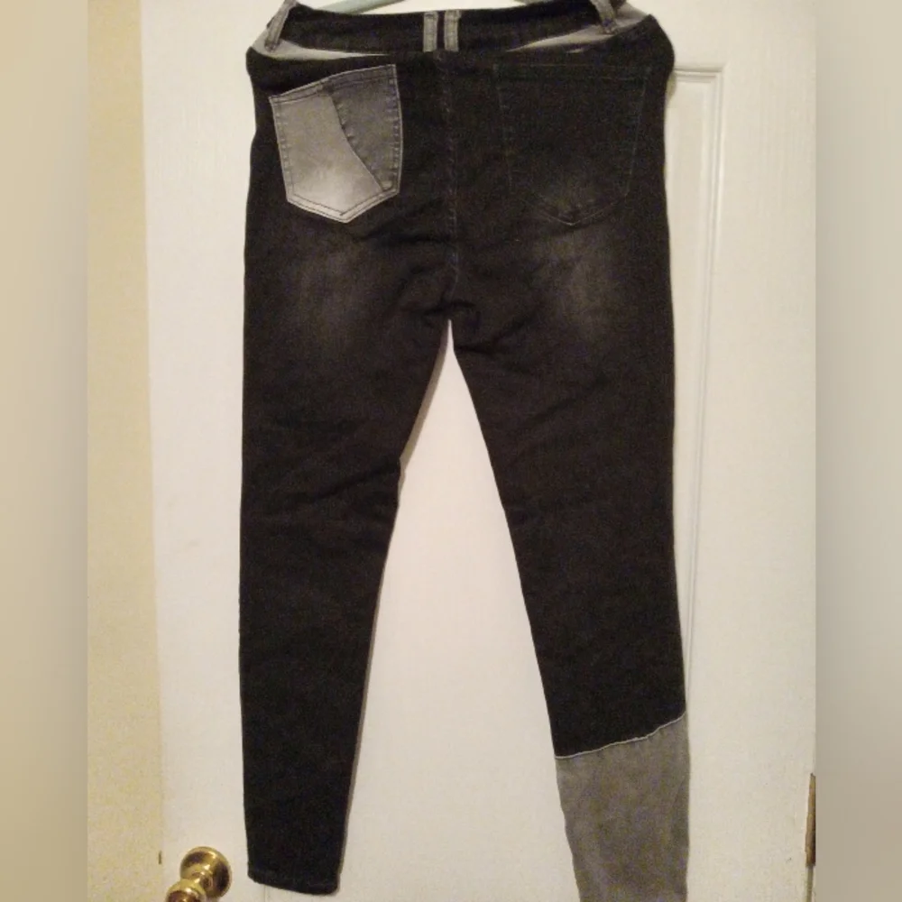Jeans - Picture 2 of 3